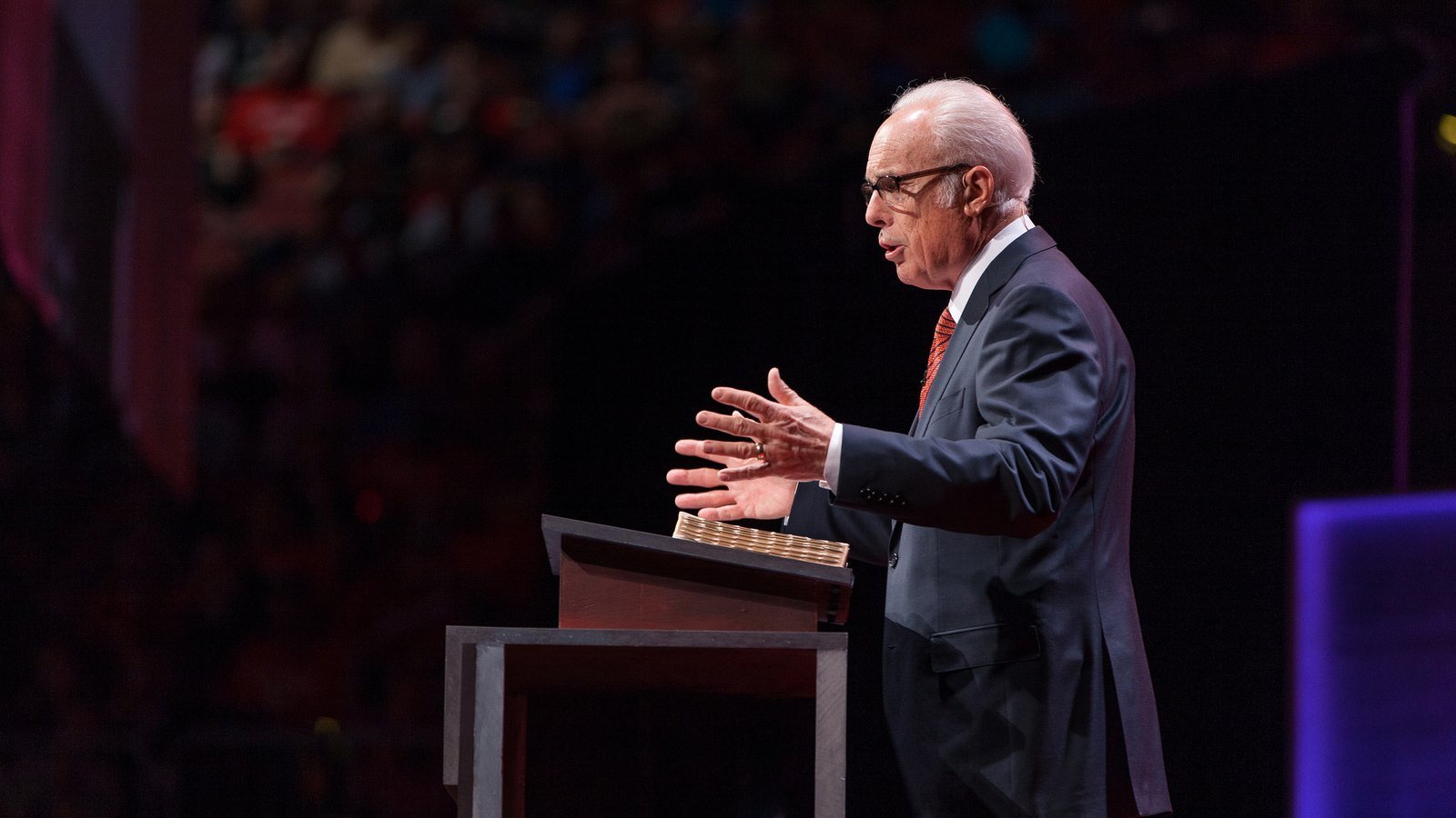 O pastor John MacArthur entrou com ação judicial contra o governo da Califórnia. (Foto: Grace Community Church)