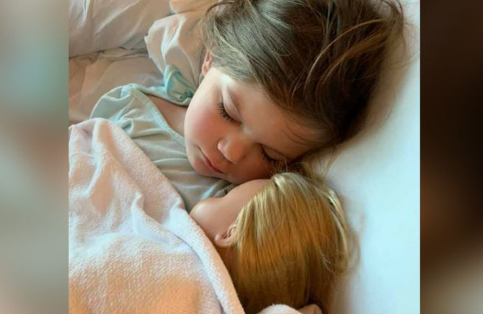Kaylee Turley, de 5 anos, foi curada de uma malformação arteriovenosa no cérebro. (Foto: Arquivo pessoal)
