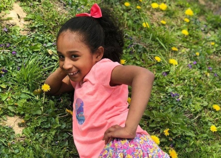 Dorielis Reyes morreu aos 9 anos, após lutar durante meses contra uma misteriosa inflamação no cérebro, nos EUA. (Foto: Arquivo Pessoal)