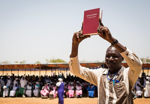 Tradução da Bíblia completa chega a 700 idiomas. (Foto: United Bible Societies)