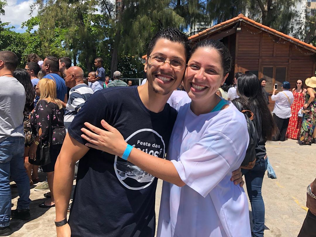 Ao lado de seu irmão, Larissa van Boekel foi batizada em dezembro de 2018. (Foto: Igreja Batista Atitude)