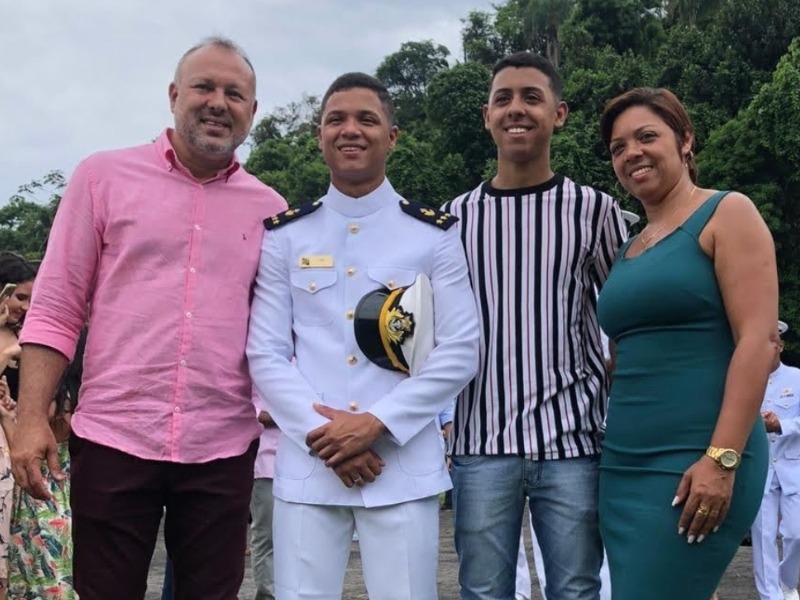 Marcelo, seus filhos Yan e Kayan, e a esposa, Elaine. (Foto: Igreja Batista Atitude)