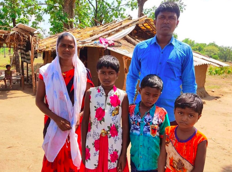 Pastor Munsi Thado morava com sua família em uma floresta, após terem sido expulsos de uma aldeia por causa de sua fé cristã. (Foto: International Christian Concern)