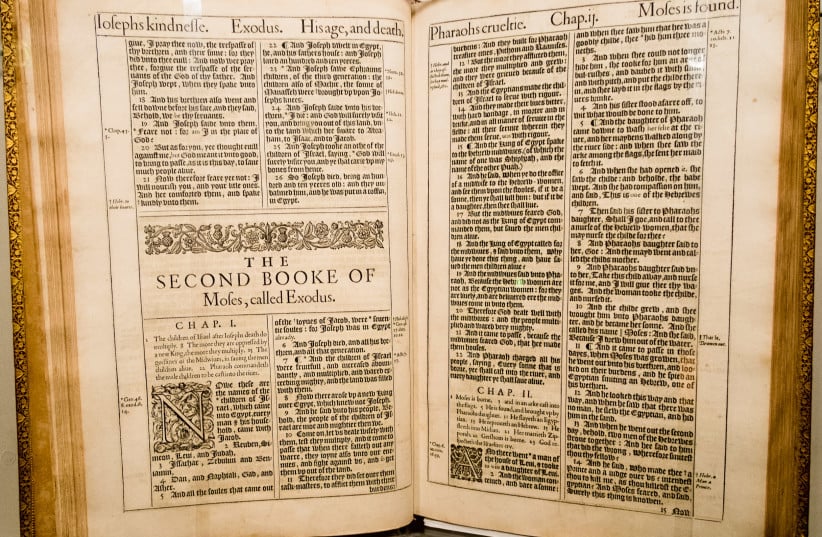 Primeira edição da Bíblia King James, um dos livros mais importantes para a língua inglesa. (Foto: Flickr)