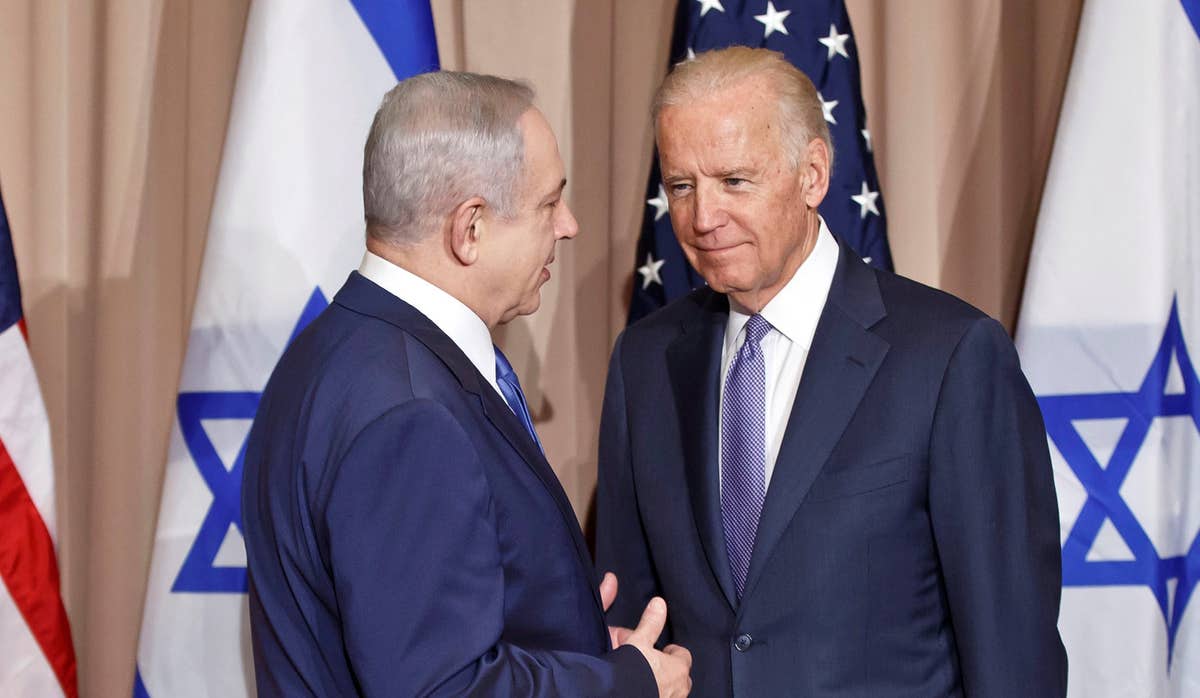 Benjamin Netanyahu e Joe Biden, quando era vice-presidente dos EUA, em 9 de março de 2010. (Foto: Michel Euler/AP)