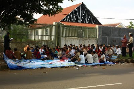 A disputa entre a igreja e a cidade tornou-se uma das negações mais conhecidas da liberdade religiosa na Indonésia. (Foto: Claire Harbage / NPR).