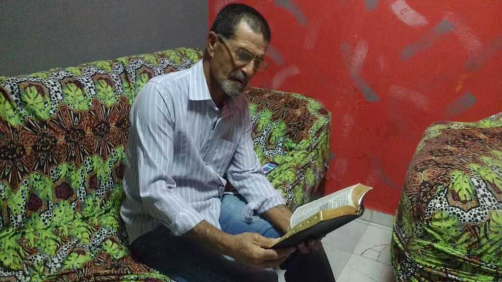 Davinasser de Matos ganhou uma Bíblia na prisão e reencontrou Deus. (Foto: Divulgação).