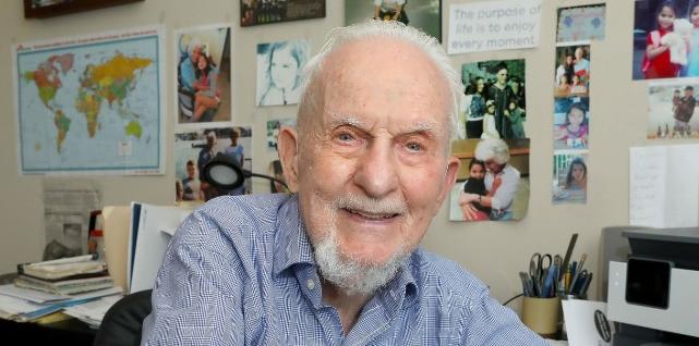 O cineasta Larry Jaffee. (Foto: Gainsville Sun).