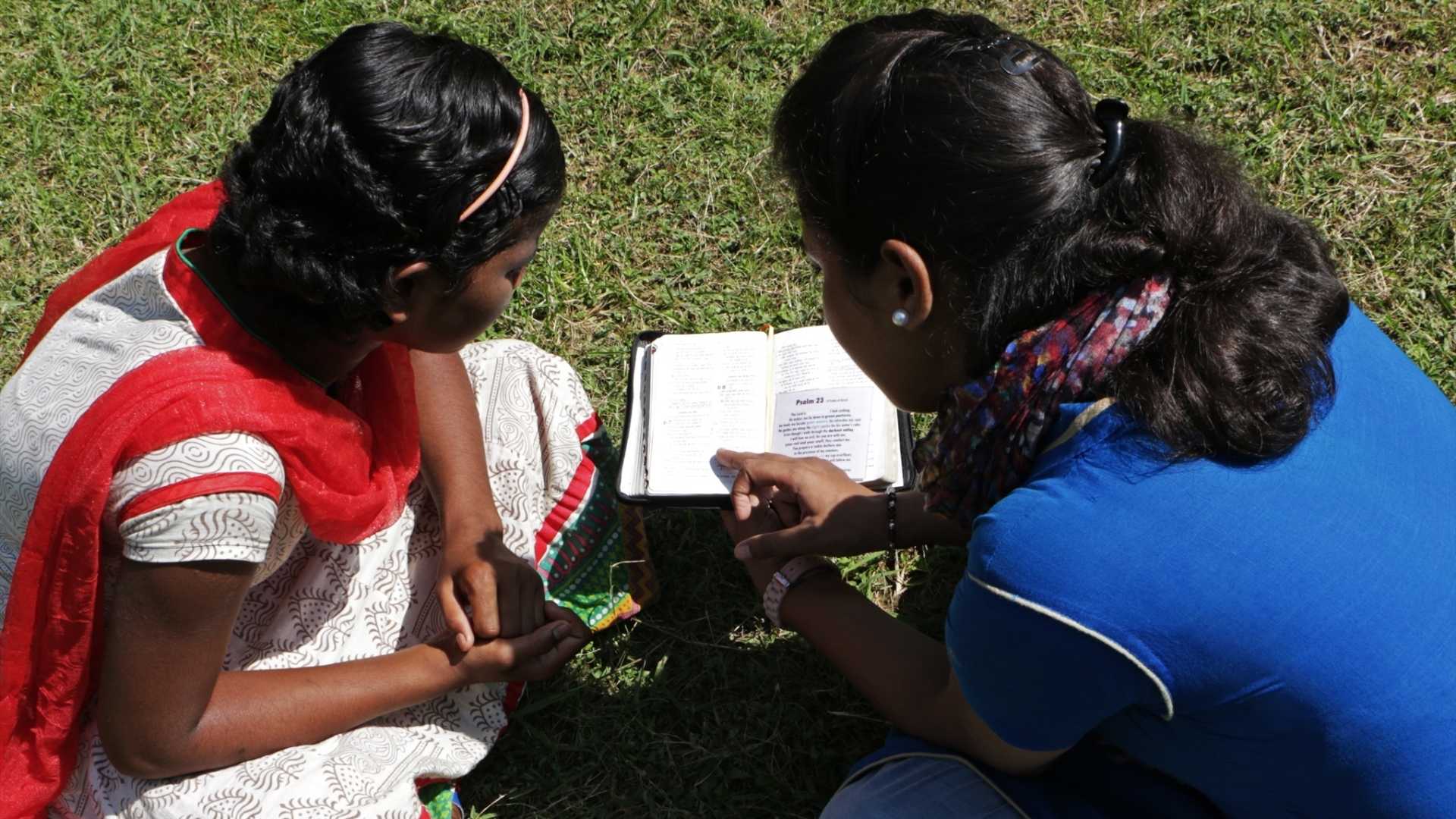 Alguns perseguidores de cristãos acabam se convertendo ao Evangelho. (Foto ilustrativa: Portas Abertas EUA)