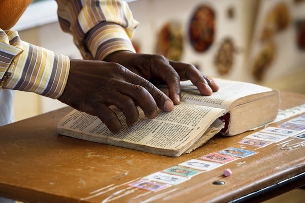 YouVersion prevê que 95% da população poderá ter acesso a uma Bíblia em 2033. (Foto: Marc Ewell/Wycliffe Global Alliance)