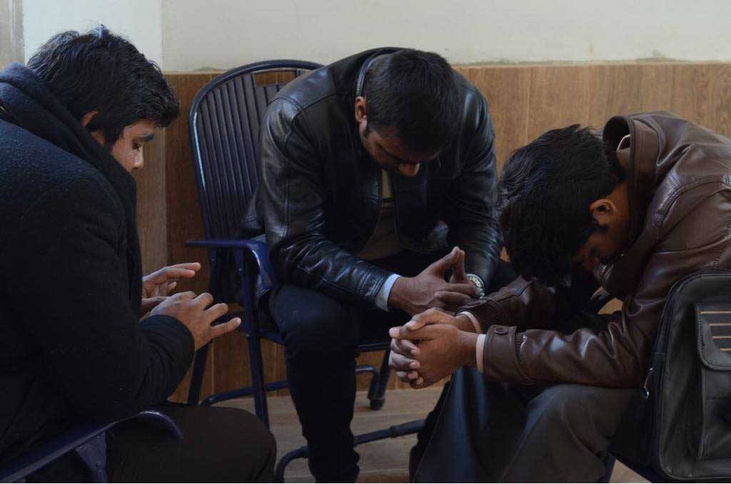 Imagem ilustrativa de cristãos indianos em oração. (Foto: Open Doors USA)