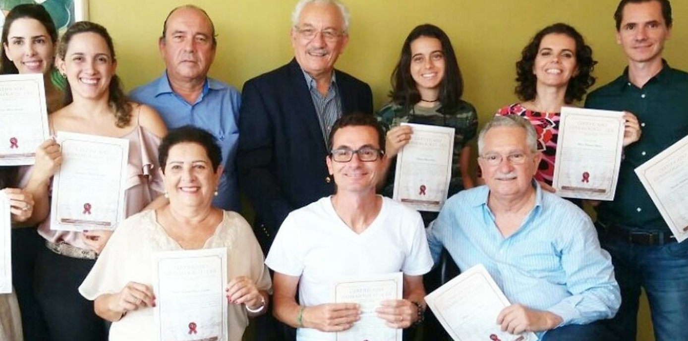 Genealogista Assis Arruda acompanha o processo de 60 brasileiros para tentar provar elo com judeus expulsos da Europa nos anos 1500. (Foto: Assis Arruda/Arquivo pessoal)