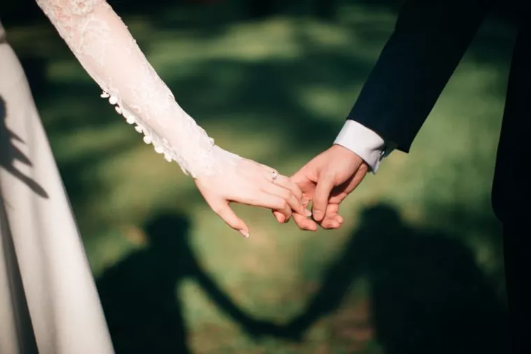Pesquisa mostra que cada vez mais pessoas consideram o casamento algo 