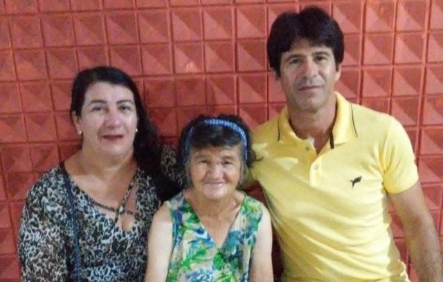 Dona Otília e família, reencontro após 45 anos. (Foto: Ney Silva / Acorda Cidade)