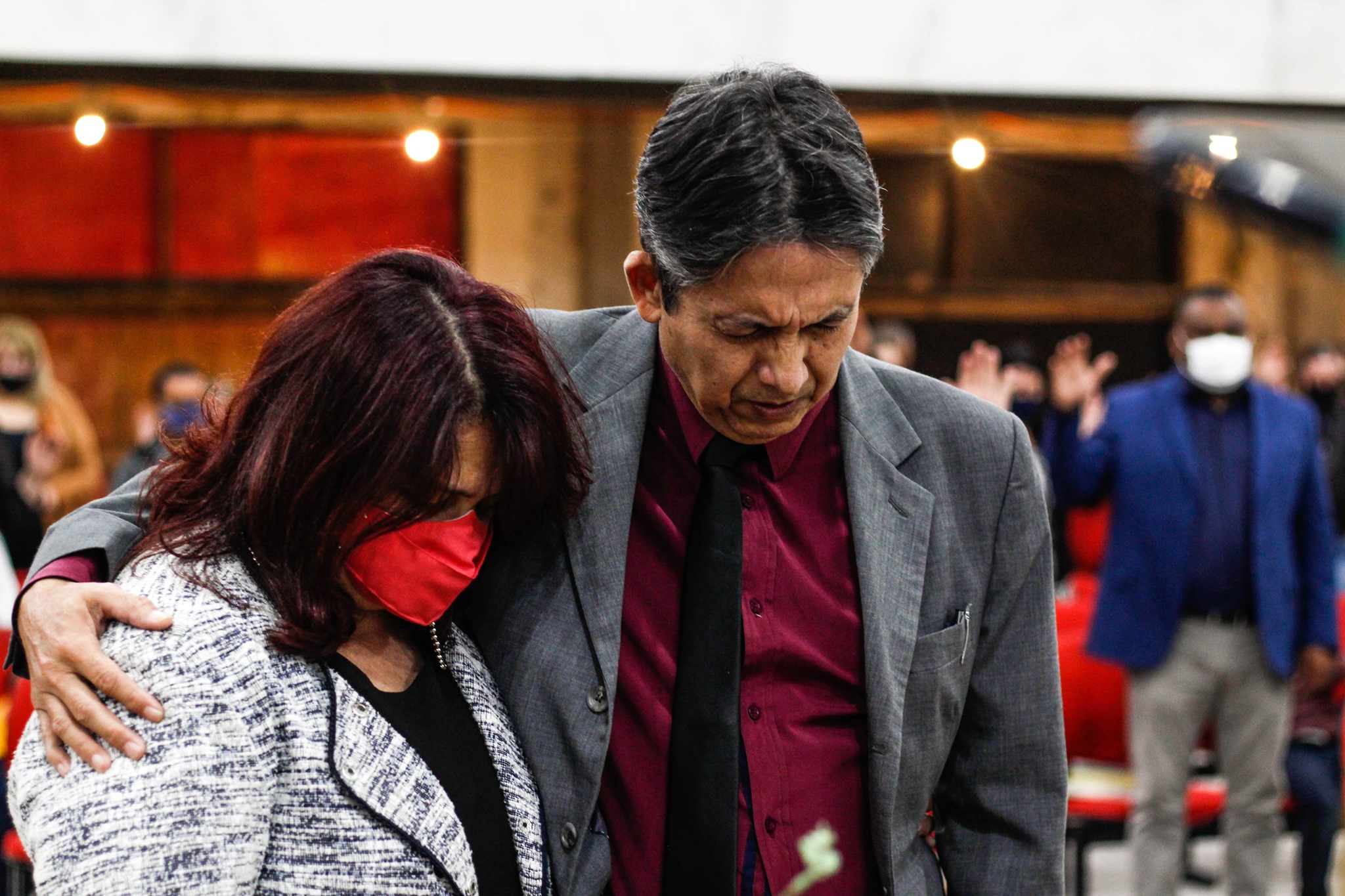  Líderes religiosos ficaram na frente dos profissionais de saúde e segurança. (Foto: IEAD Canoas).