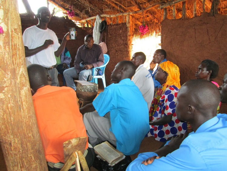 Pastor é espancado por levar muçulmanos a Cristo em cruzada na Uganda