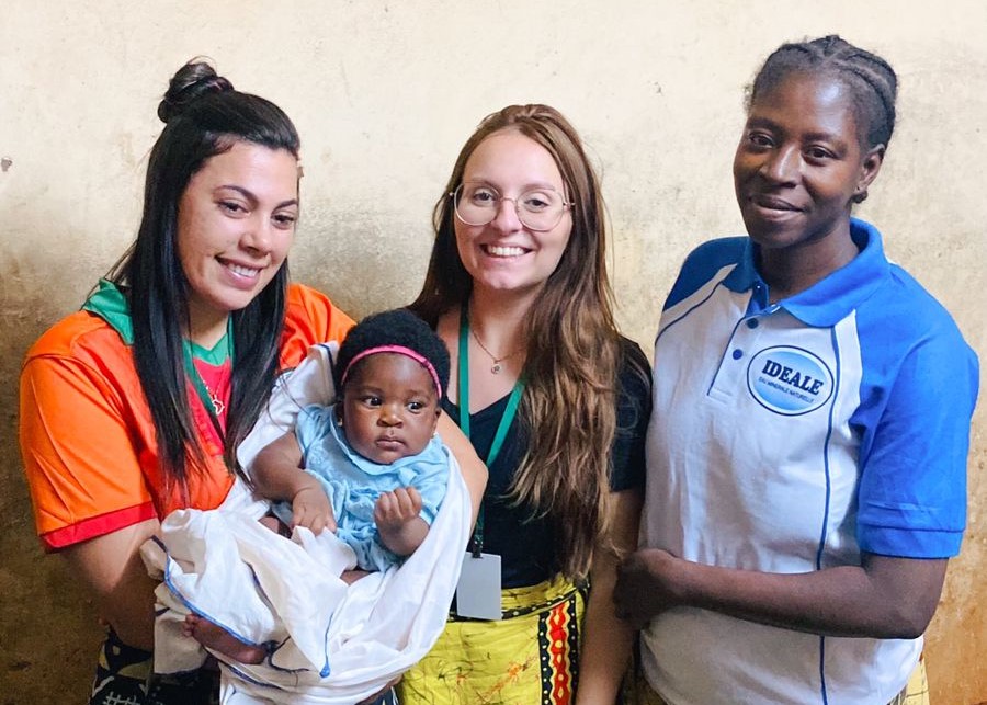 Mulher infértil engravida após oração de missionárias brasileiras em Burkina Faso