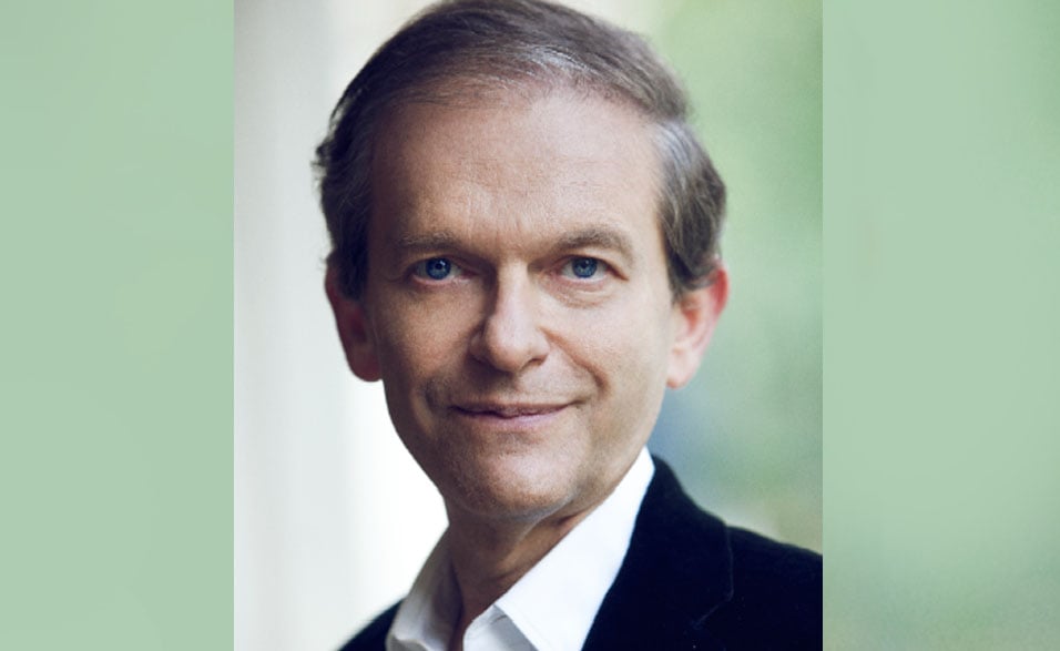 O Dr. Frédéric Saldmann é um médico renomado na França. (Foto: Facebook/Frédéric Saldmann)