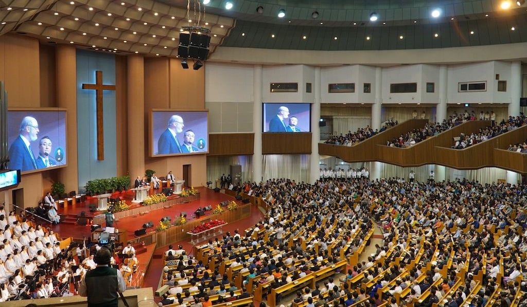 A Yoido Full Gospel Church, na Coreia do Sul, foi iniciada em 1958 e hoje tem 700.000 membros. (Foto: Thomas Schirrmache)