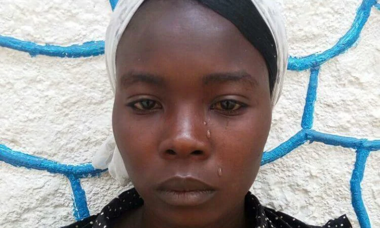 Esther é uma das meninas, de um total de 47, que conseguiram fugir logo após o sequestro em Chibok. (Foto: Portas Abertas)