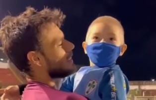 Thomazella, goleiro da Portuguesa e seu filho Gustavo. (Foto: Captura de tela/Instagram Thomazella Oficial)