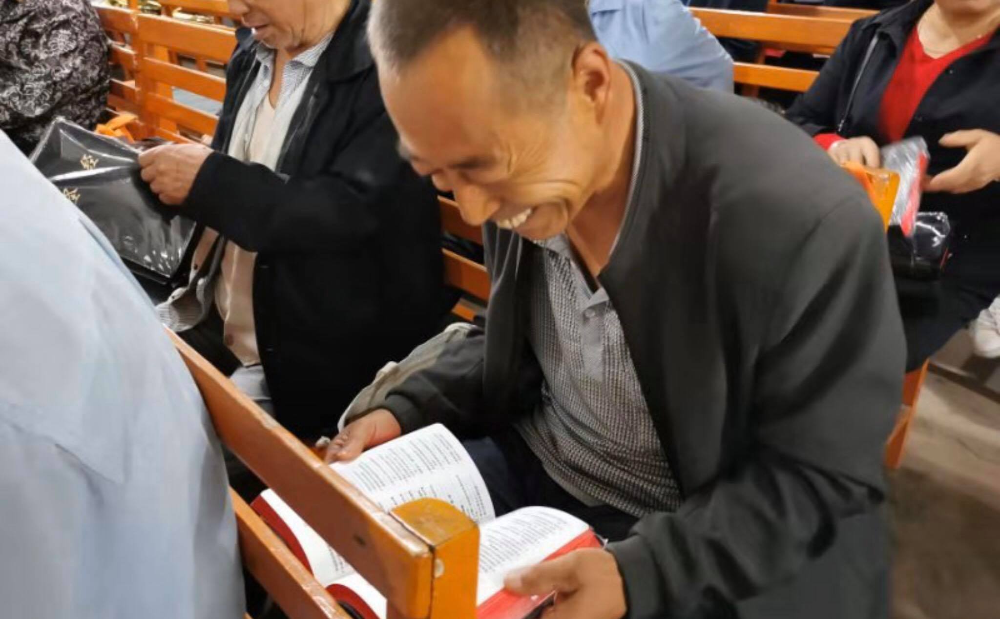 A Bible for China vai enviar Bíblias em áudio para os cristão na China. (Foto: Facebook/Bible for China).