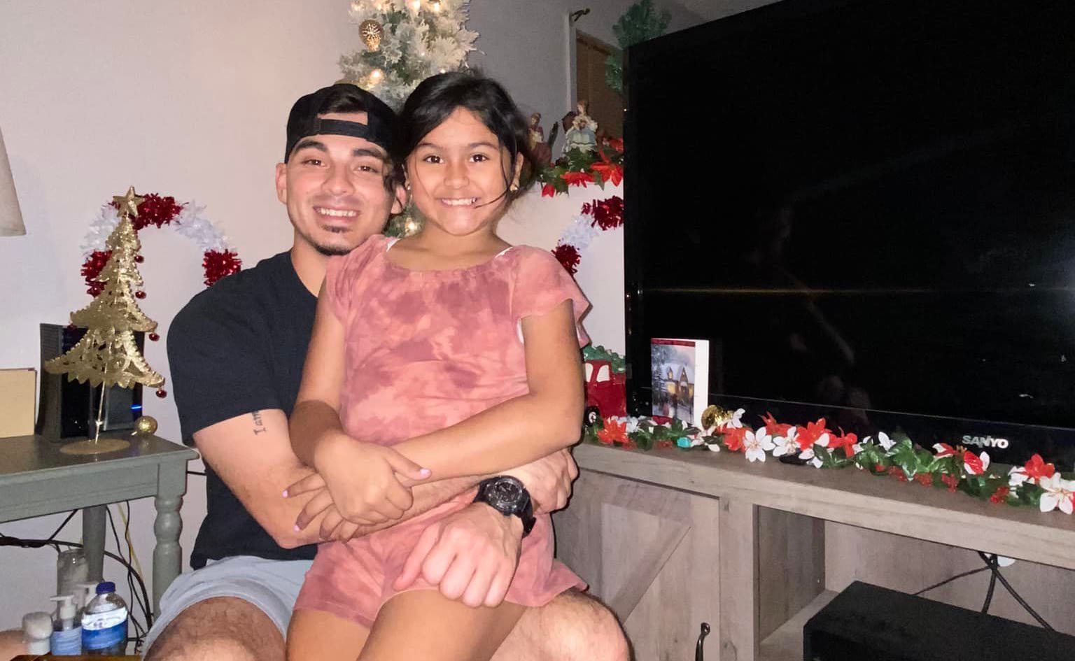 “Abrace sua família e diga que os ama”, diz pai que perdeu filha em tiroteio nos EUA