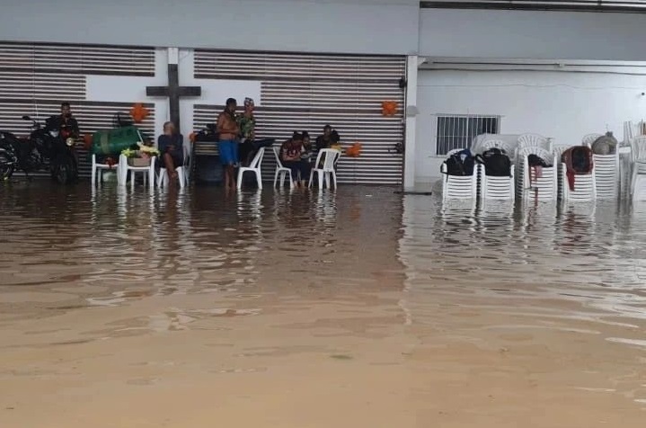 Igrejas levam ajuda a famílias atingidas pelas enchentes em Pernambuco