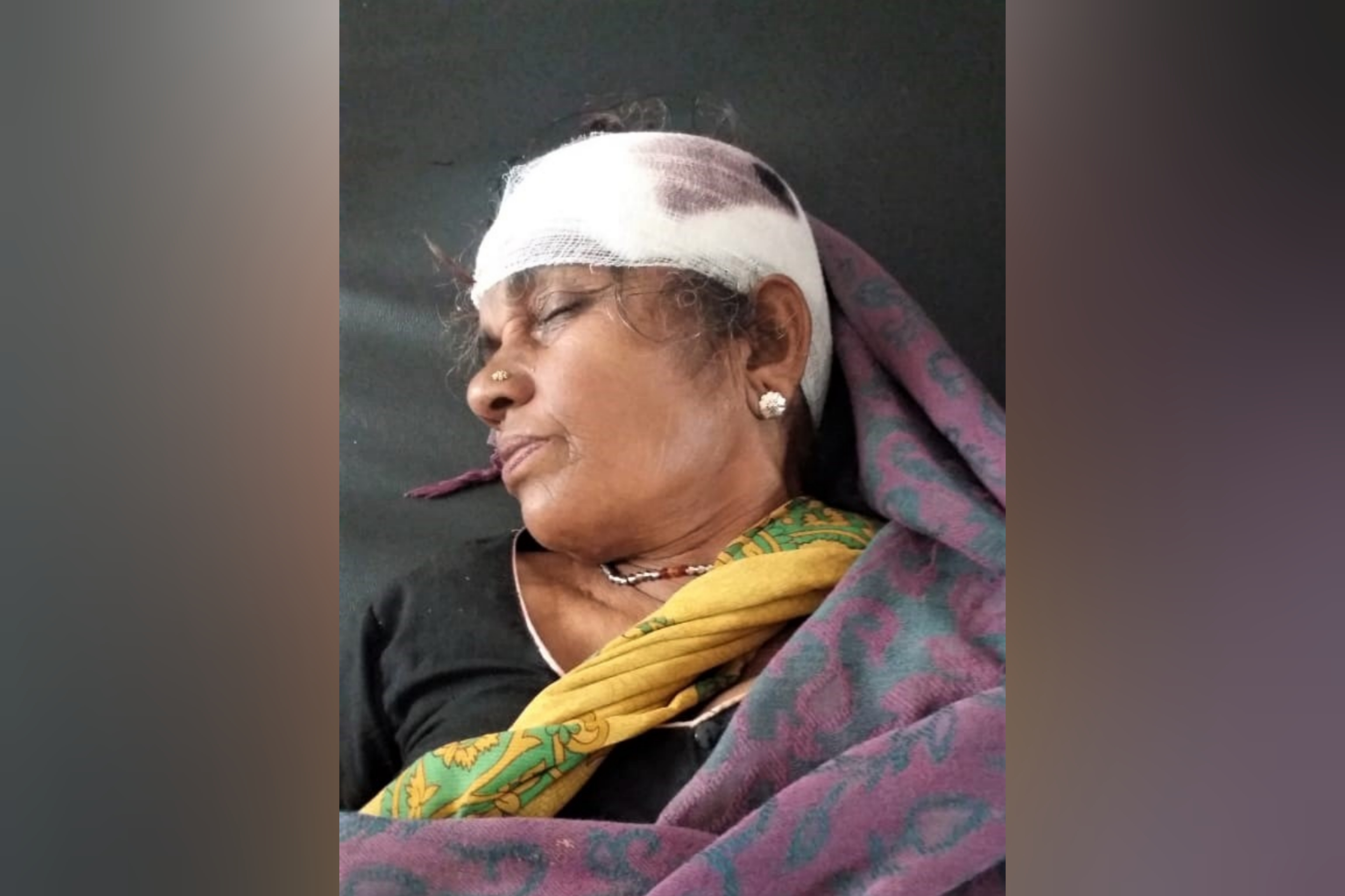 Esposa de pastor tem casa invadida e é atacada por multidão hindu na Índia
