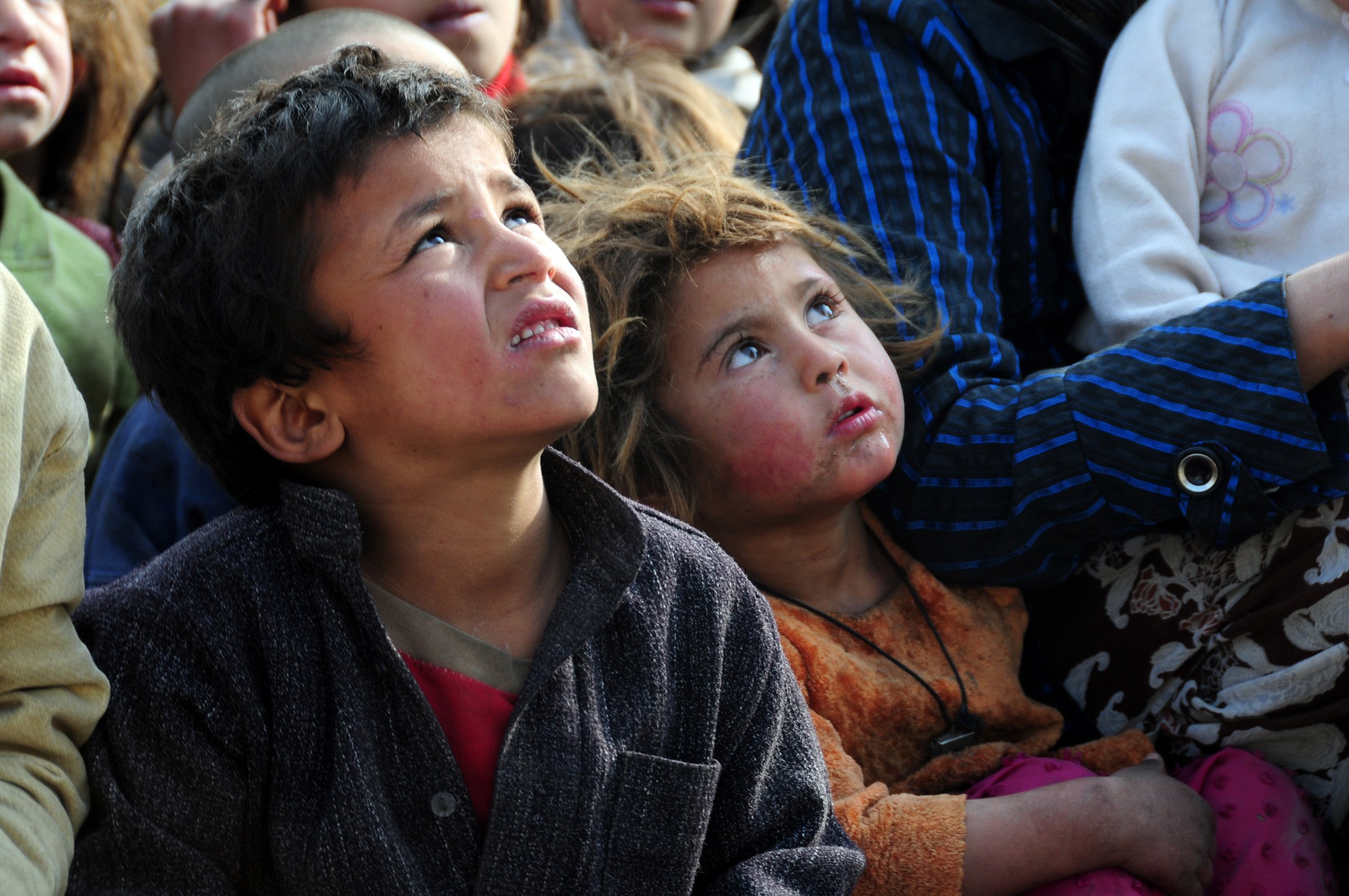“As crianças tiveram suas infâncias arrancadas”, aponta relatório após 1 ano de Talibã