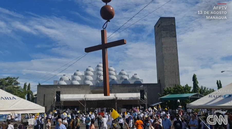  O confronto do governo da Nicarágua contra a Igreja Católica aumenta de intensidade com fechamentos e prisões. (Captura de tela/CNN Español)