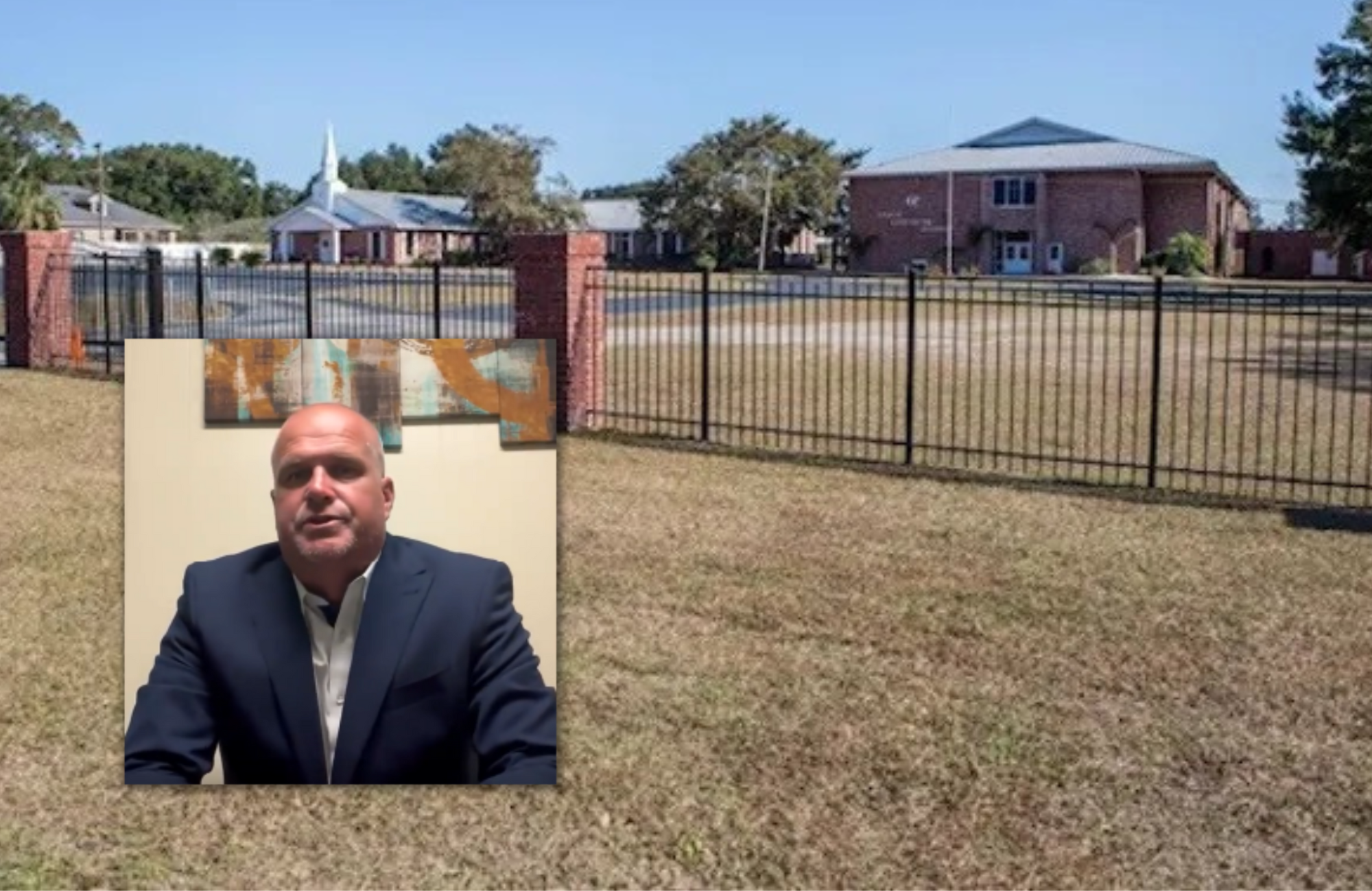Escola Grace Christian School e o administrador Barry McKeen [no Destaque]. (Foto: Site Grace Christian School/Facebook bmckeen)