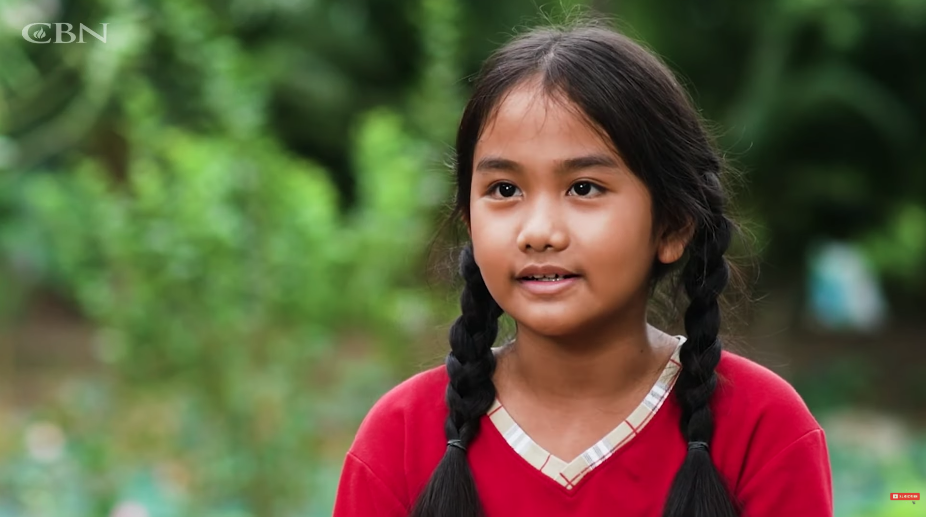 Menina de 9 anos leva toda sua família a Jesus, na Tailândia