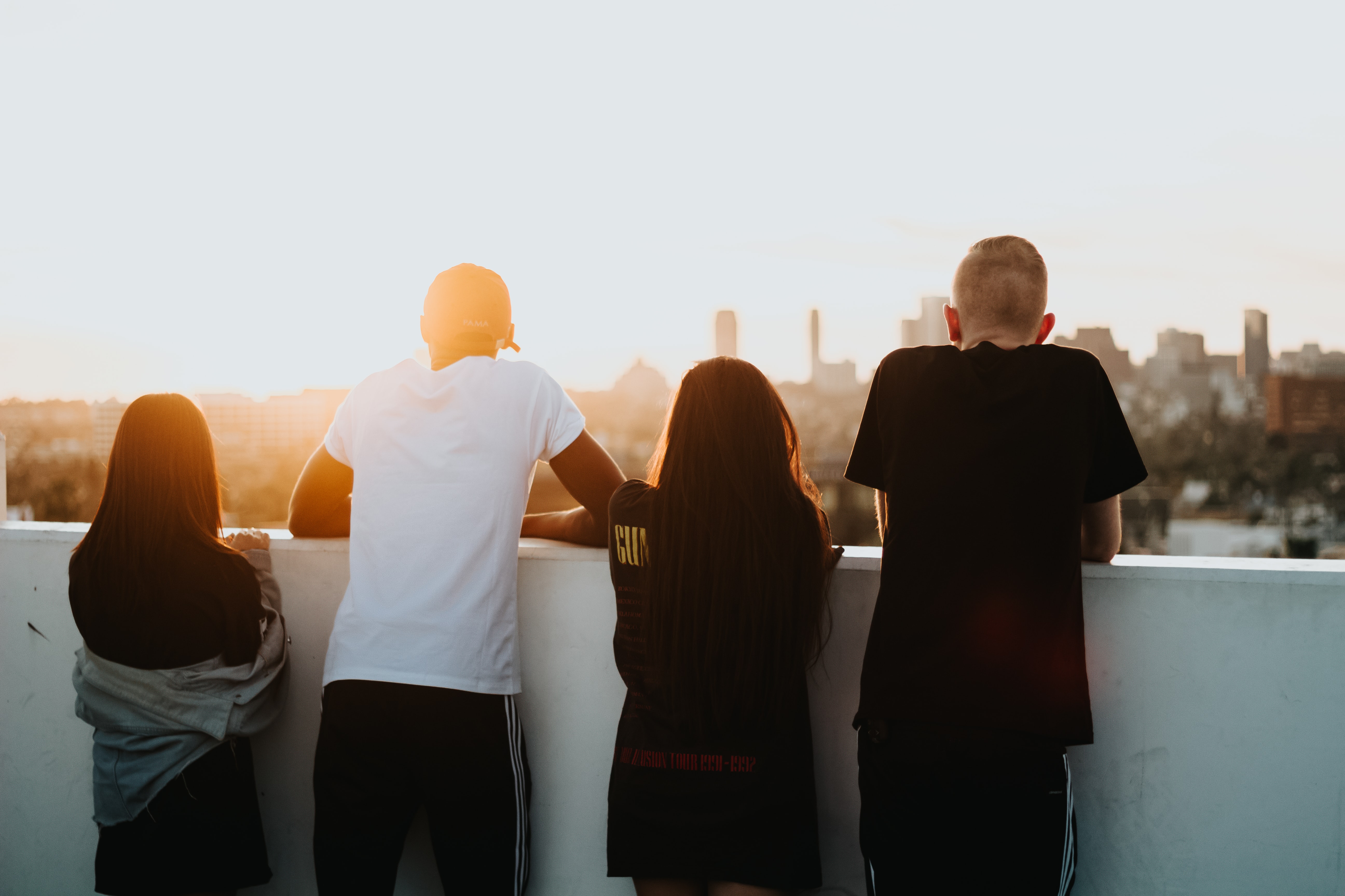 Mais da metade dos adolescentes (59%) estão abertos para aprender sobre Jesus. (Foto: Imagem ilustrativa/Unsplash/Devin Avery).
