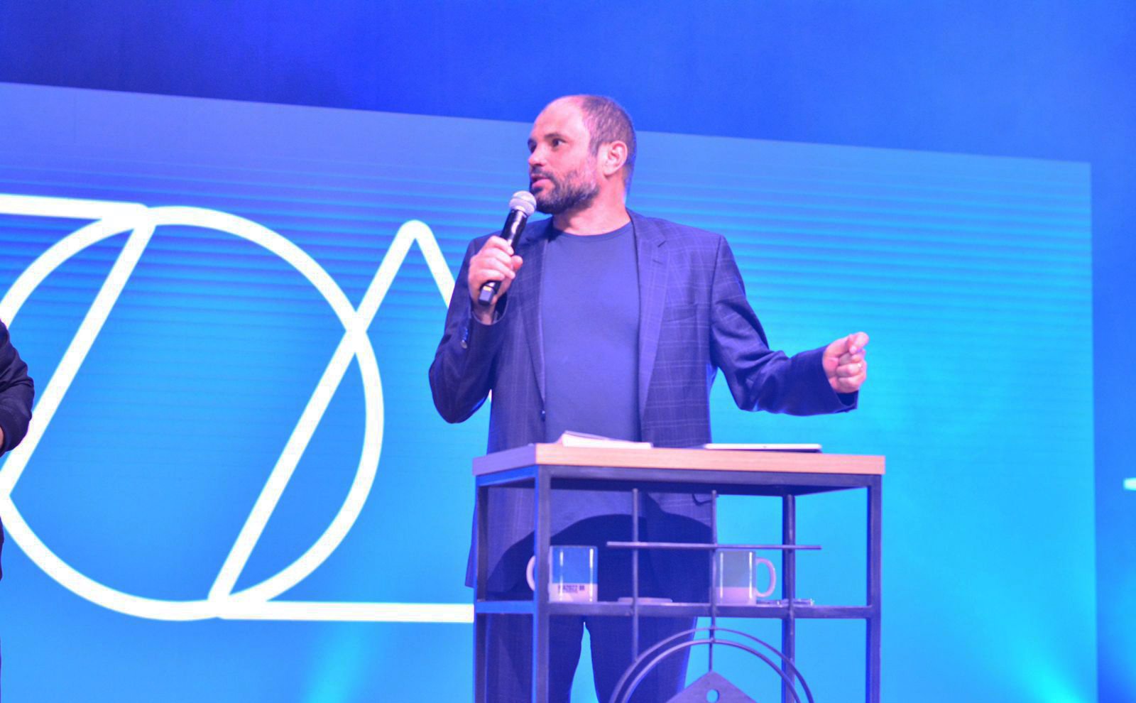JB Carvalho na conferência Voz dos Apóstolos. (Foto: Global Awakening Brasil)