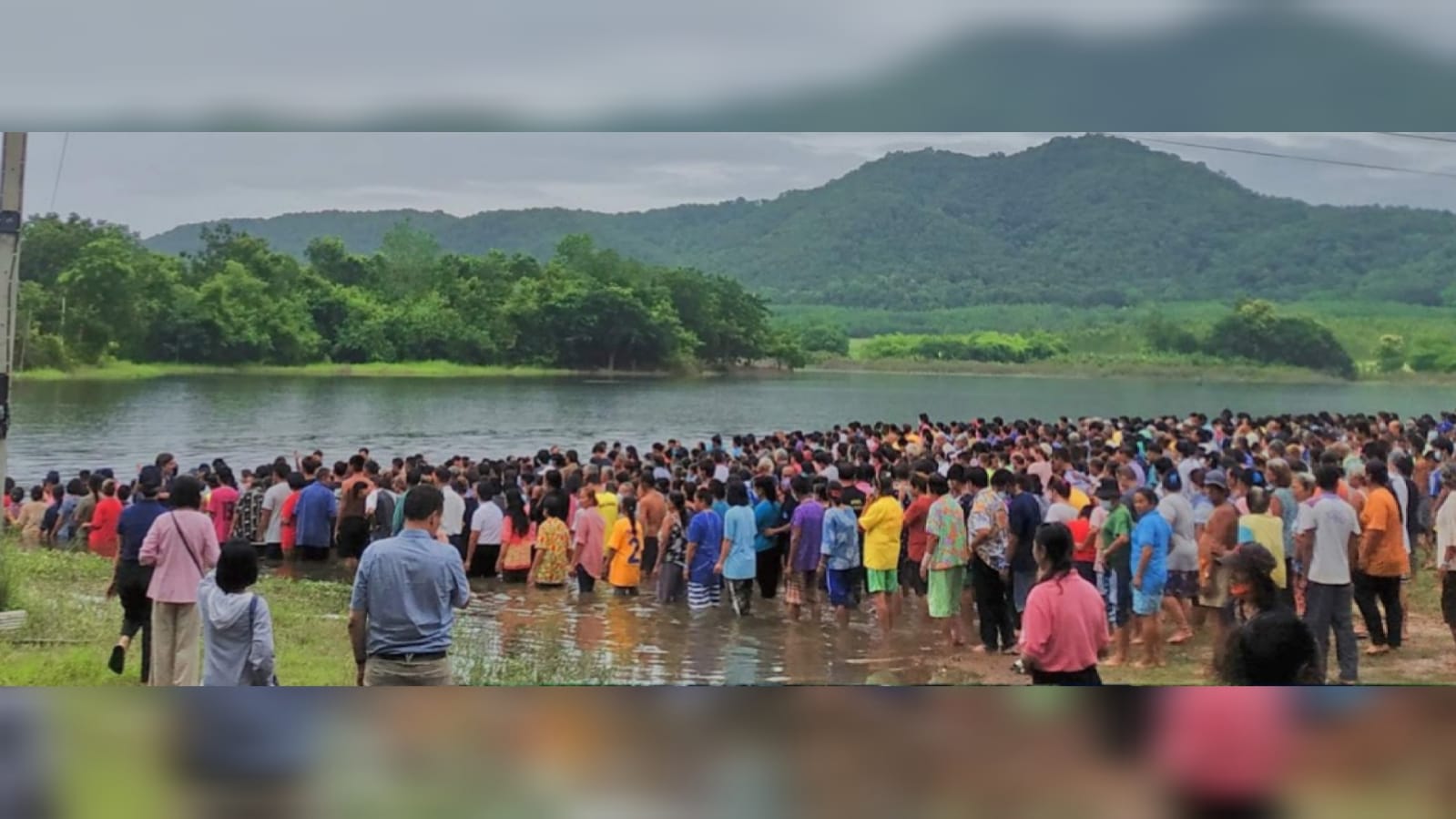 Avivamento: Mais de 1500 pessoas são batizadas em rio na Tailândia