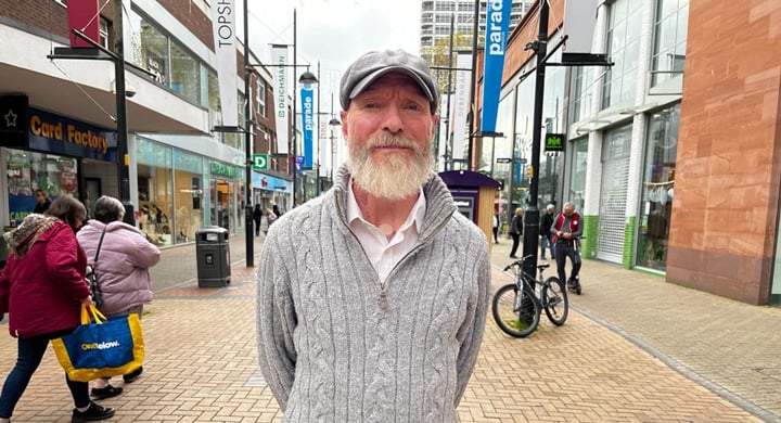 O pregador de rua John Dunn foi acusado de homofobia em uma de suas pregações. (Foto: Christian Legal Center).