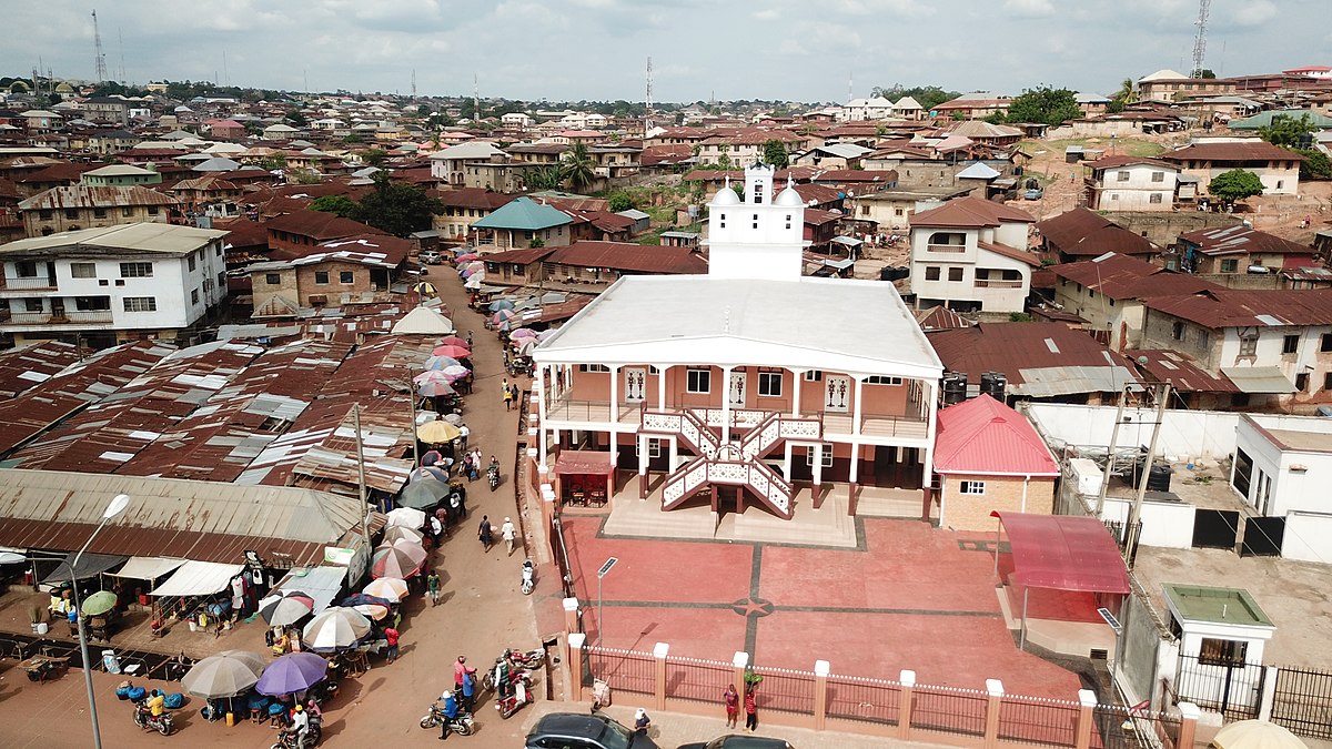 Cristãos são sequestrados de ônibus a caminho de casamento e funeral na Nigéria