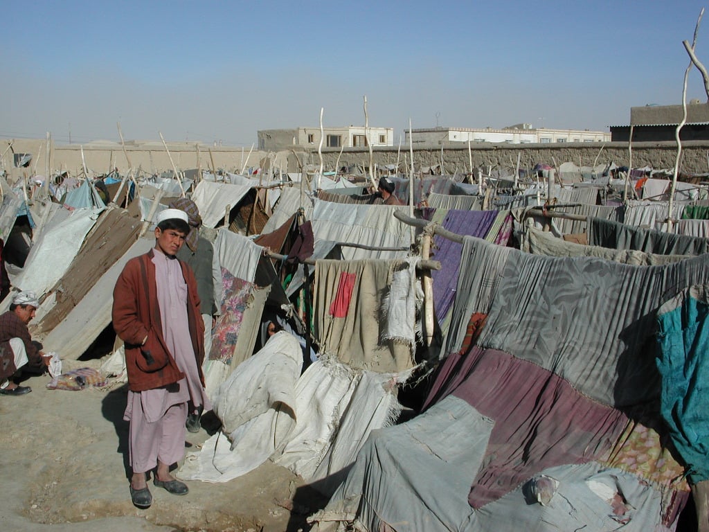 Fugitivos do Afeganistão pedem: “Por favor, não se esqueçam de nós!”
