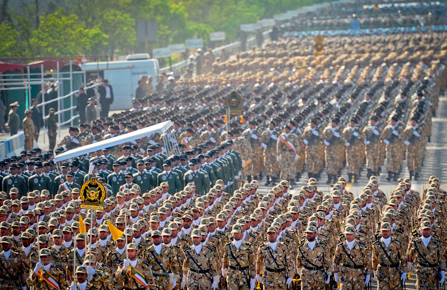 Soldados e pilotos do Exército da República Islâmica do Irã . (Foto: Wikimedia Commons)