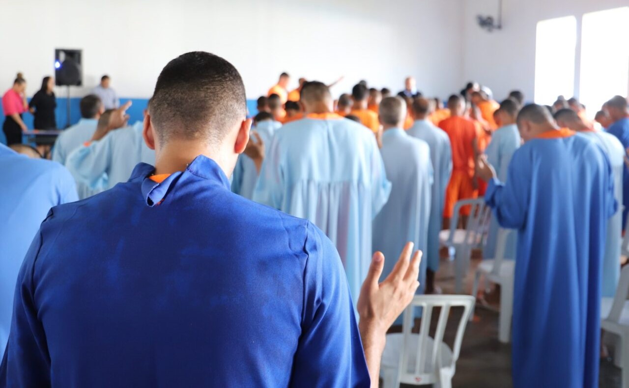 21 presos são batizados em presídio de Rondônia
