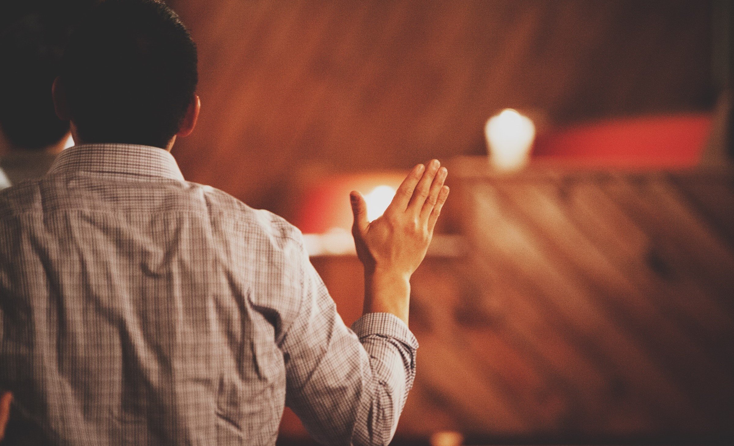 Os cristãos não praticantes se disseram mais propensos a ter dúvidas em relação à sua fé. (Foto: Unsplash/Jon Tyson)