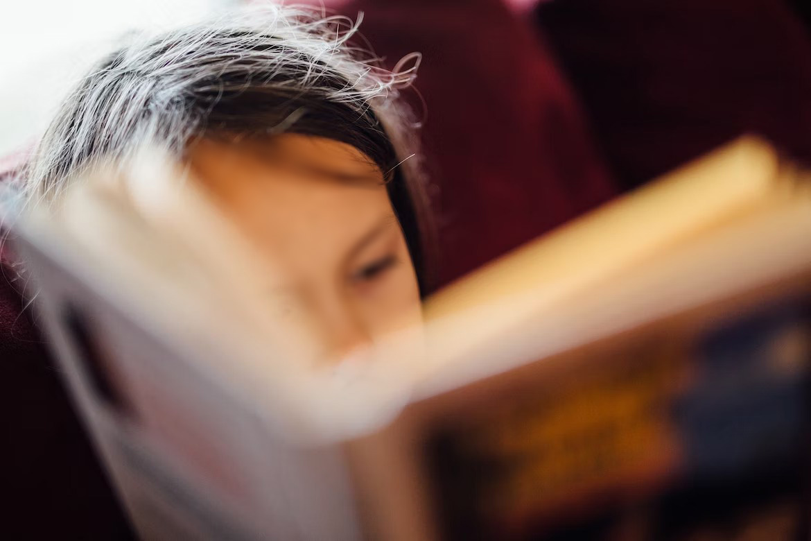 Distrito escolar força crianças a participarem de leituras de livros LGBT