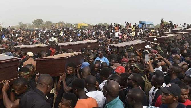 Massacre de cristãos na Nigéria deixa 300 mortos e 28 igrejas destruídas