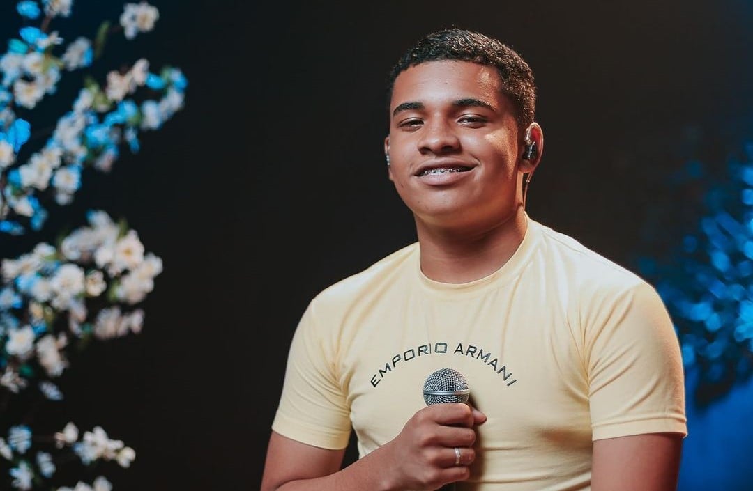  O jovem foi internado em um hospital no RJ após sofrer um acidente de moto elétrica. (Foto: Instagram/Kaiky Mello).