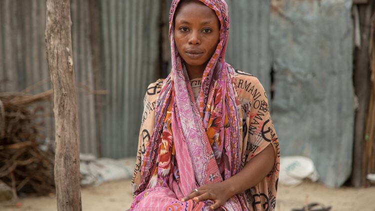 Janada Marcus conta seu testemunho após escapar das mãos do Boko Haram. (Foto: Reprodução/ACN)