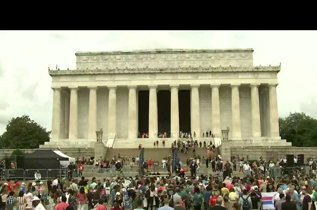 Manifestantes pró-vida na celebração do 1º Life Day, no Lincoln Memorial, em 24 de junho de 2023. (Captura de tela/C-Span)