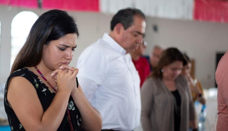 A Bíblia está transformando histórias de jovens no país. (Foto: Reprodução/Bible Society)