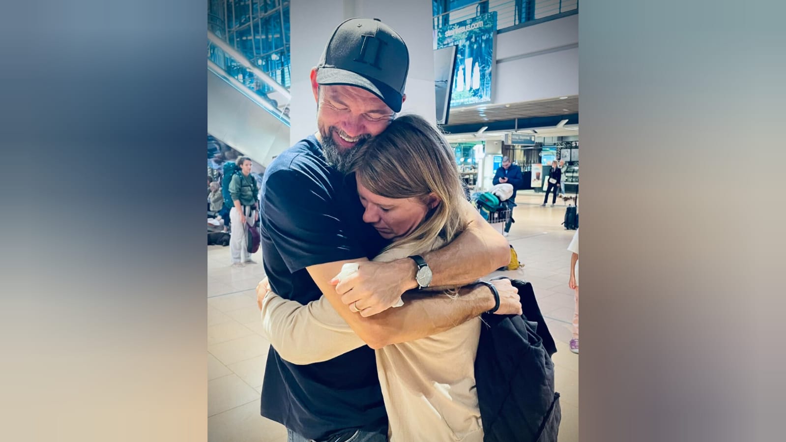 Torben Søndergaard reencontrou sua esposa. (Foto: Facebook/Torben Søndergaard).