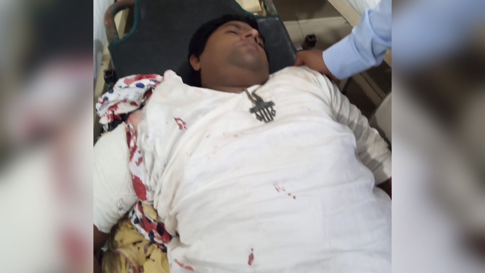 O reverendo Eleazar Sidhu foi baleado em Jaranwala, Paquistão. (Foto: Akmal Bhatti/Morning Star News)